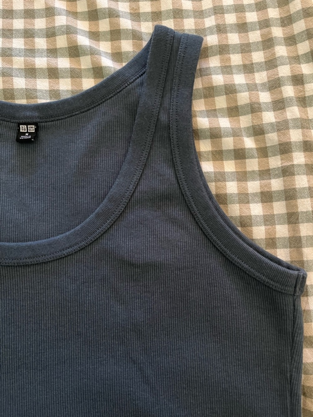 Uniqlo Soft Ribbed Tank Top - Picture 4 of 12